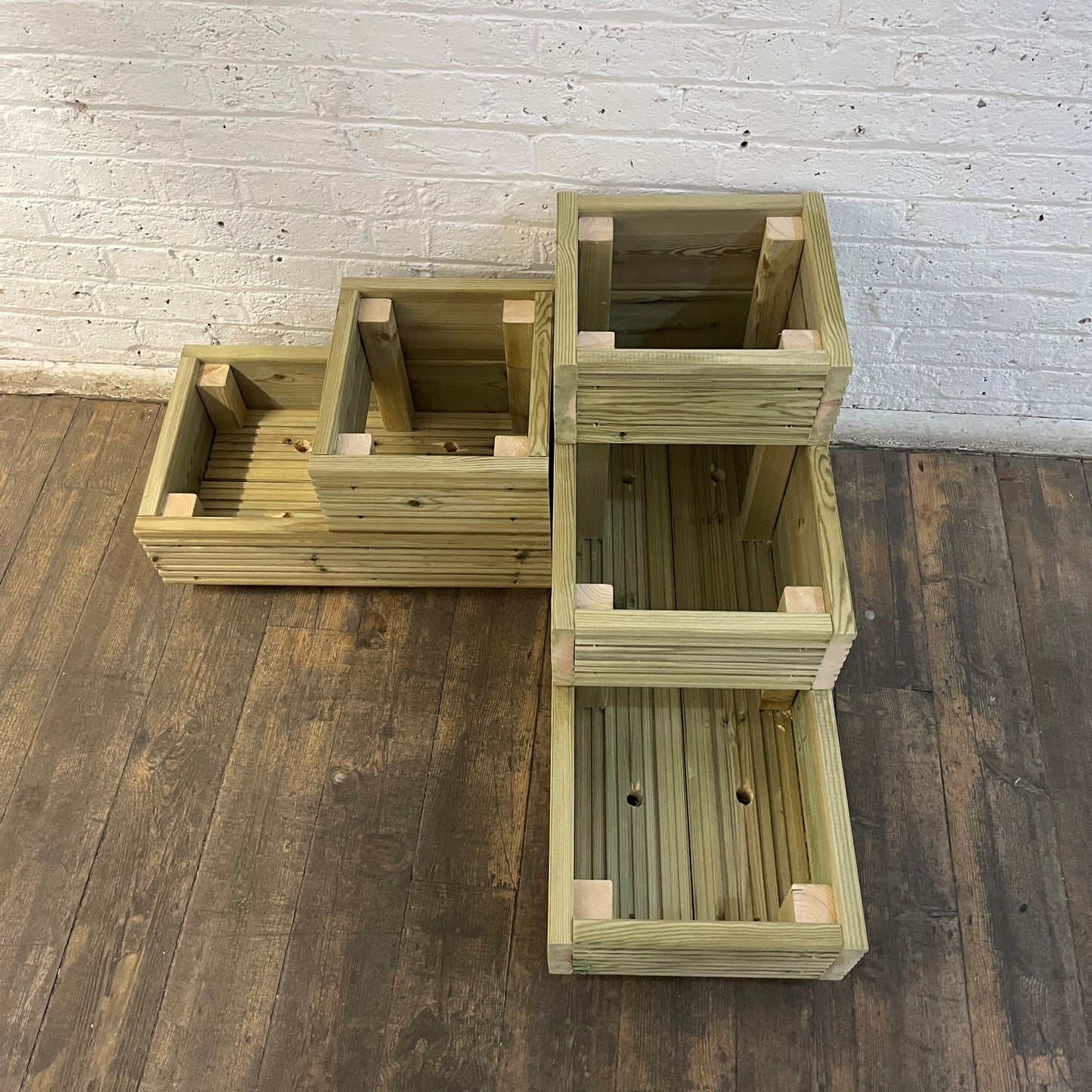 Large 3 Tiered Corner Decking Planter 88x88x48cm