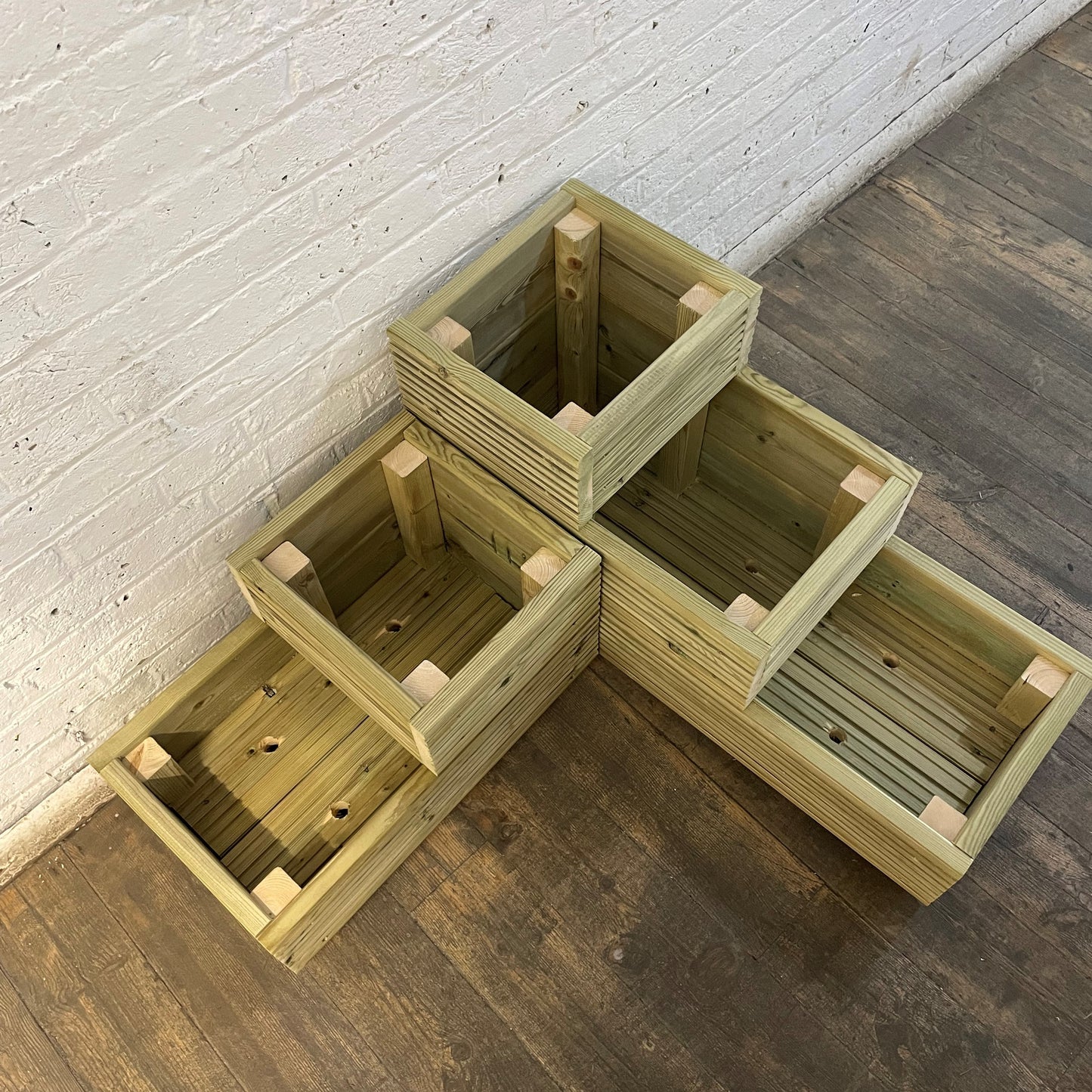 Large 3 Tiered Corner Decking Planter 88x88x48cm